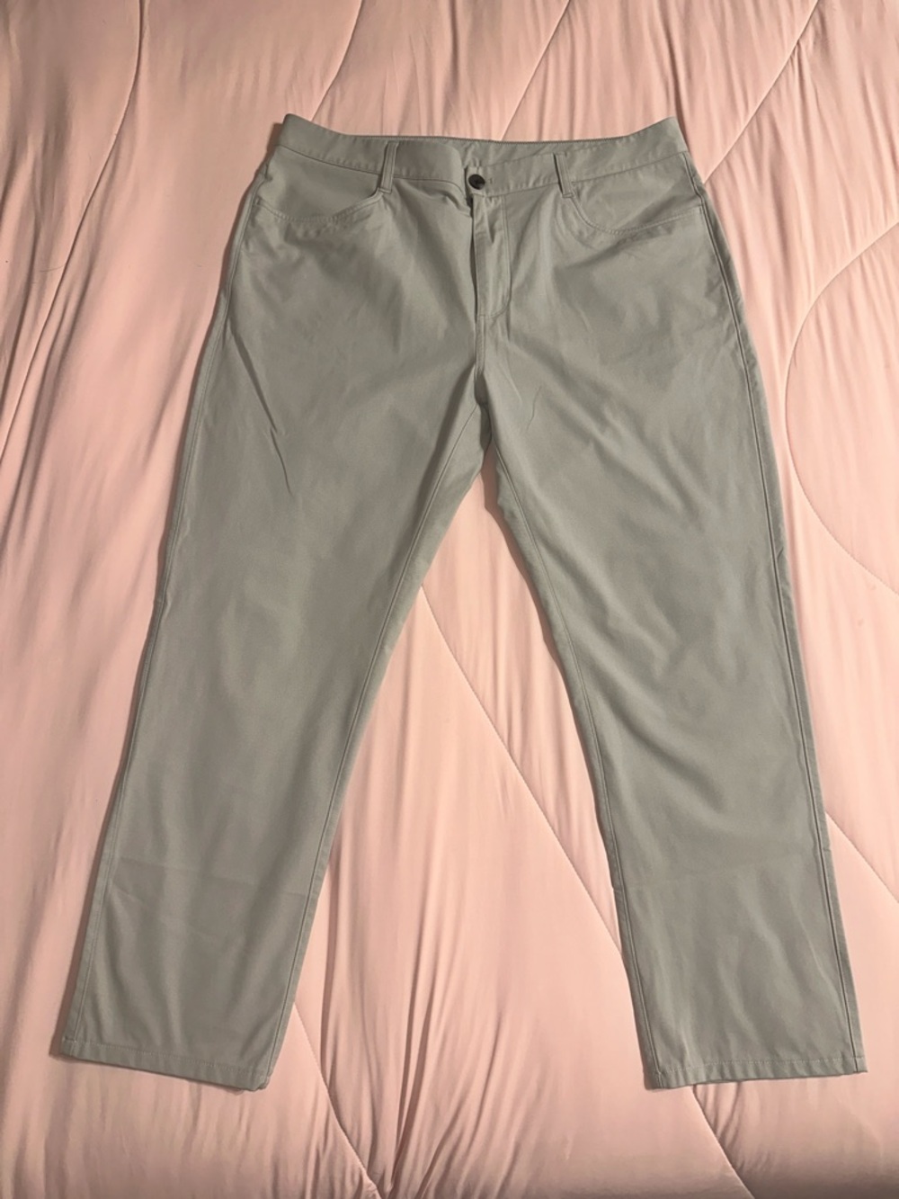 The Vuori Meta Pant 36x27 light gray